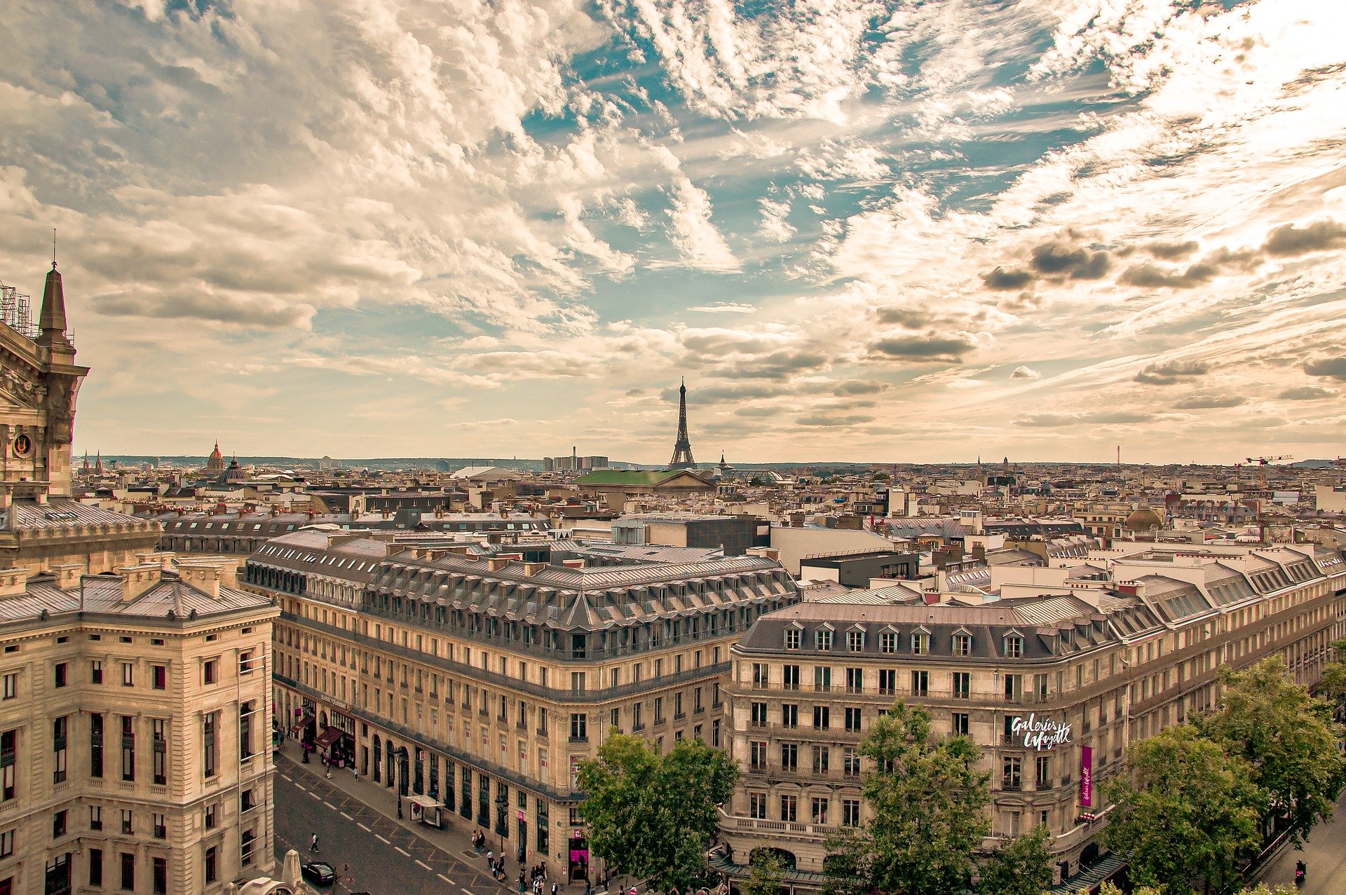 Lire la suite de l'article Malgré sa condamnation en France, UBS se renforce à Paris