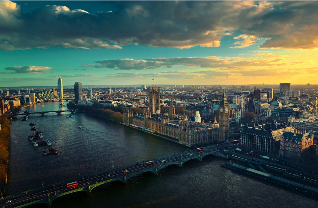 Vous êtes en train de consulter IDE : Londres reste la première destination de services financiers