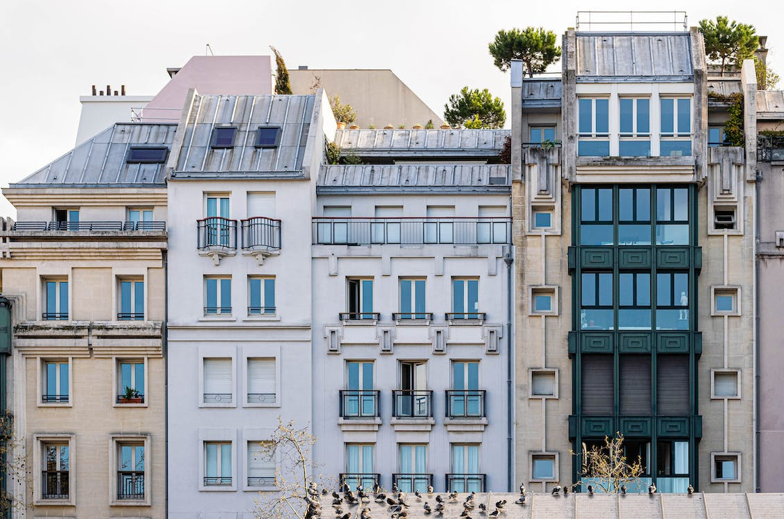 Read more about the article Immobilier résidentiel : vers une chute des prix ou une baisse limitée?
